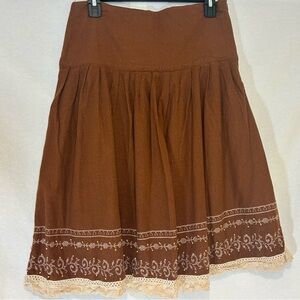 Ninety linen A-line skirt lace trim Embroidered and Beaded boho 90’s spring